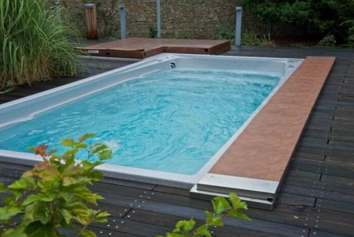 Two Reasons to Shock Hot Tub Water for a nearly Chemical-Free Spa